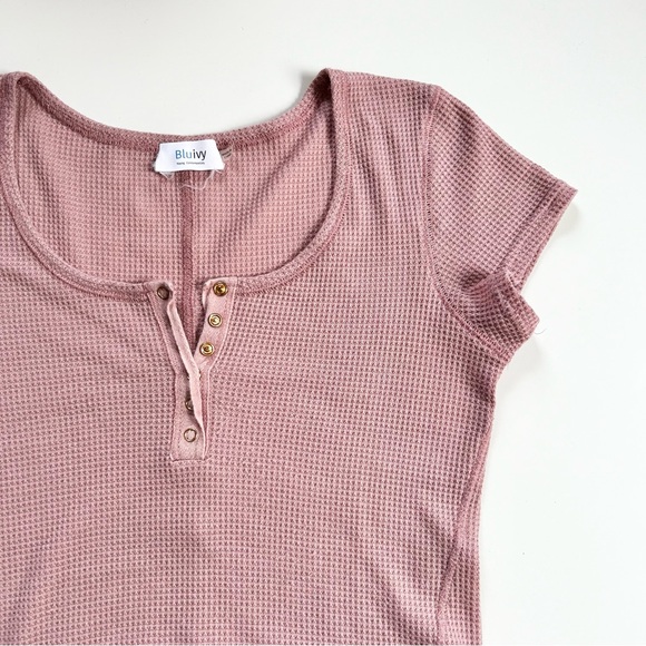 Lucy Avenue Short Sleeve Henley Top - Picture 8 of 9